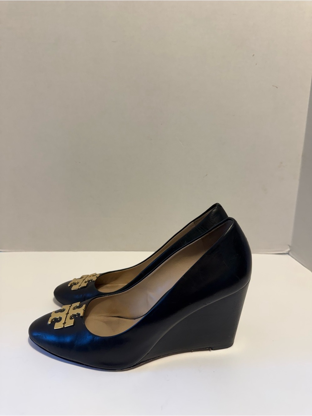 Tory Burch black leather wedge heels gold logo slip on ladies 9.5